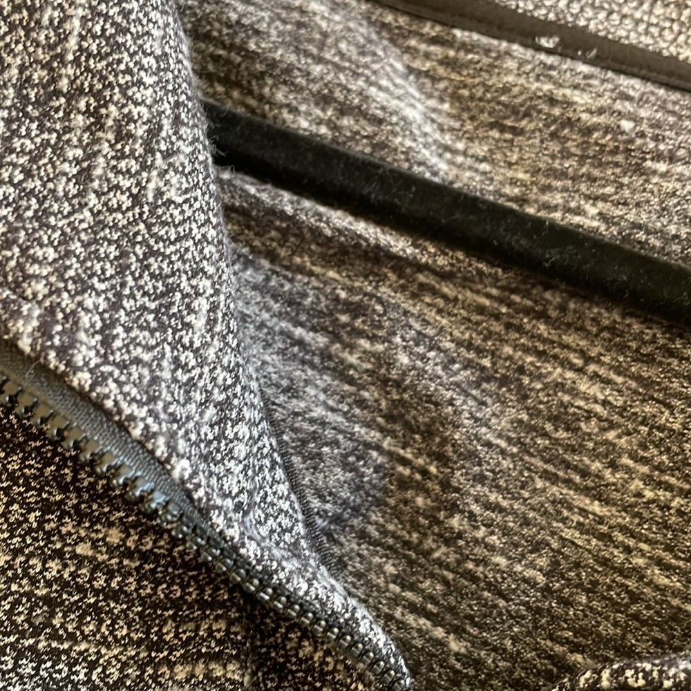 Lululemon jacket - Picture 5 of 5